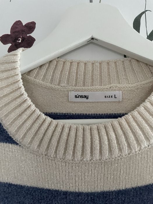 Sweter damski kremowy niebieski w paski rozmiar L Sinsay
