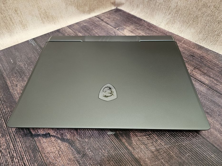 MSI Vector 17 HX A13V (Core i9-13980HX/32Gb/RTX 4080/SSD 1Tb/QHD 240Hz