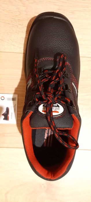 Buty z metalowym podnoskiem uniseks