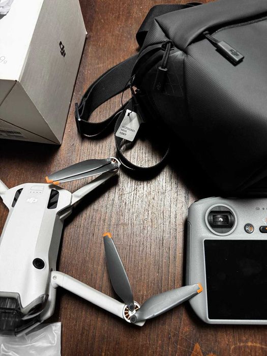DJI Mini 4 Pro, kit Fly More combo + garantia — como novo!