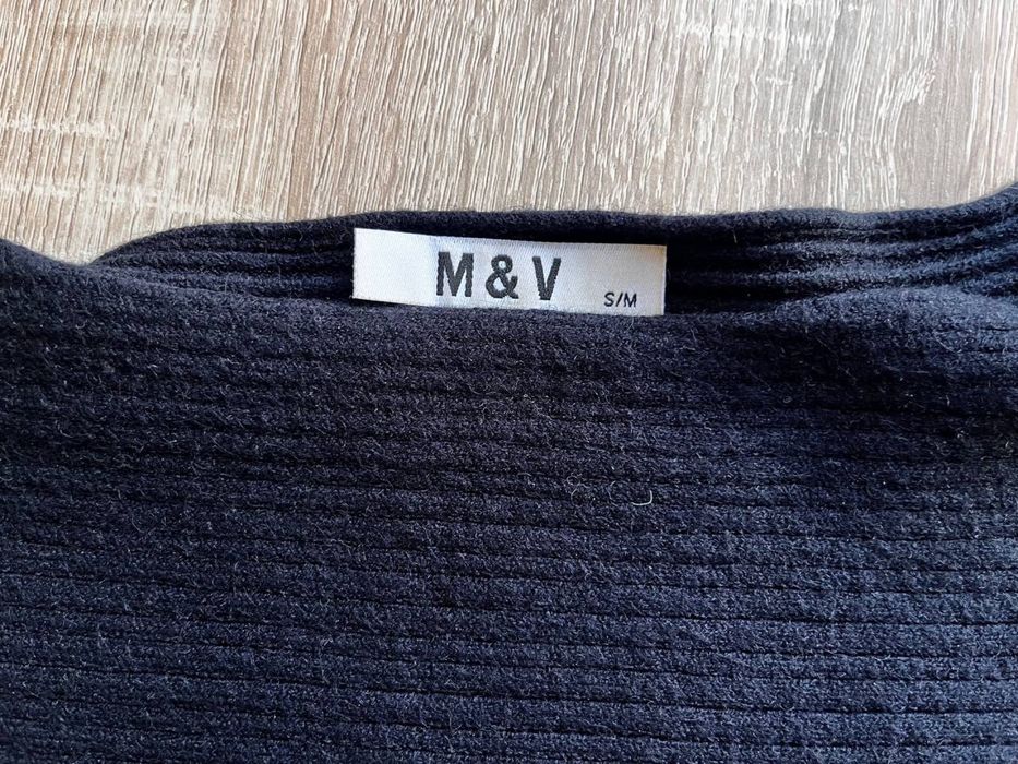 Продам  свитер стильный