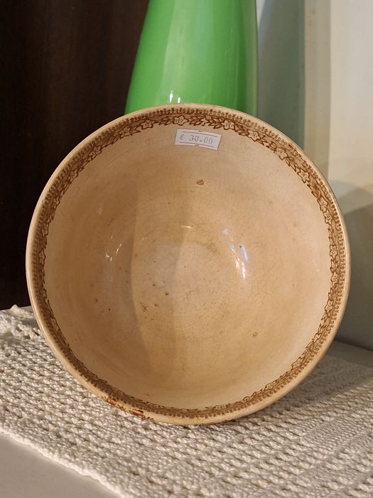 Malga ou pequena tigela antiga da fabrica de loiça de Sacavém