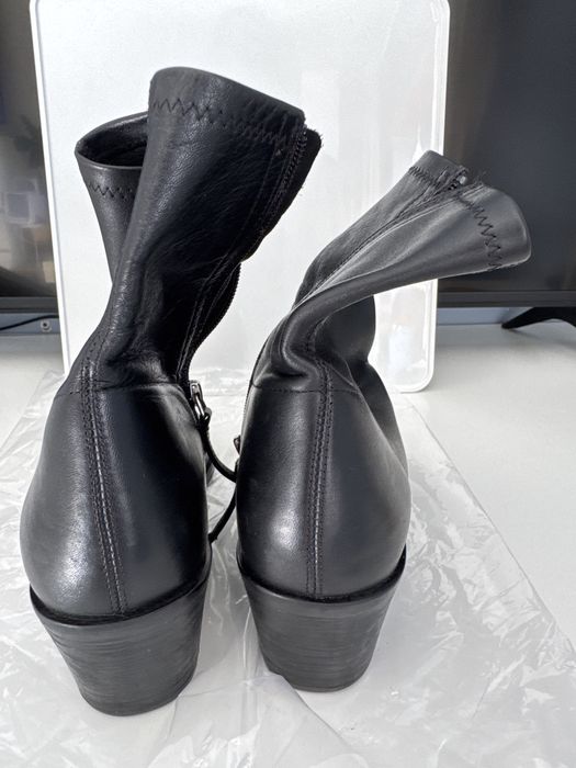 Bota preta Zara