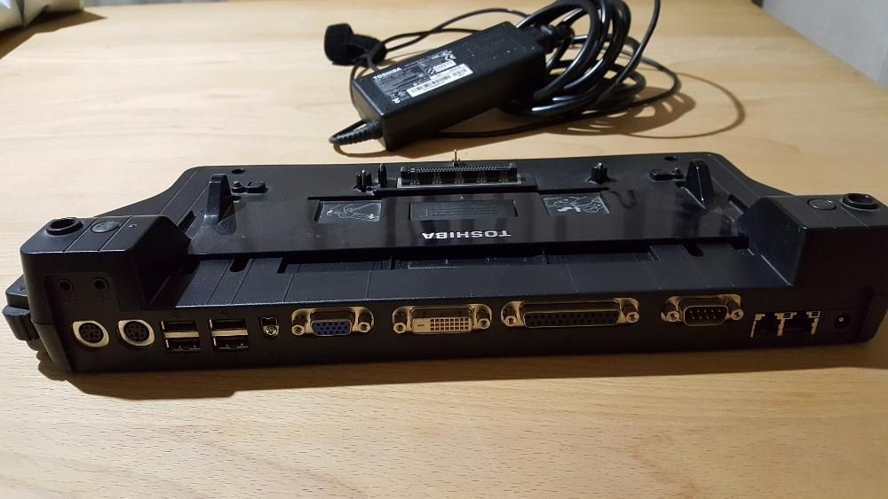 Toshiba Advanced Port Replicator - Docking Station64751082708995122