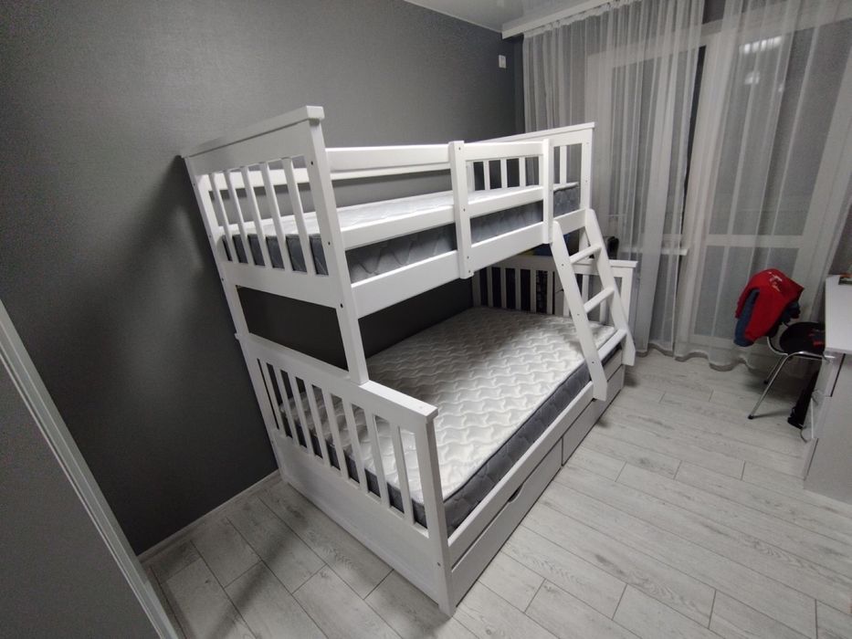 Двухъярусная Трёхместная кровать "Олимп-Олигарх" из дерева с ящиками