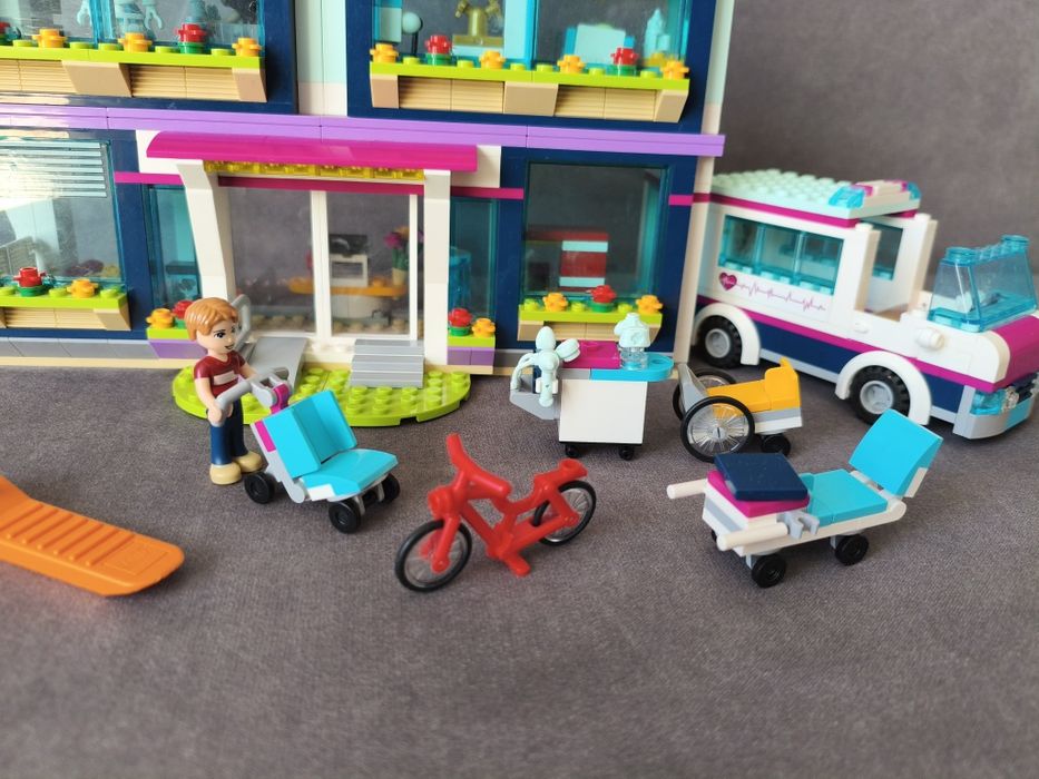 Lego Friends 41318 Szpitala w Heartlake