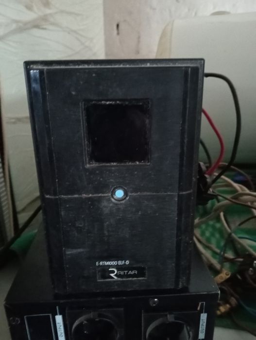 Бесперебойник logic power 1100