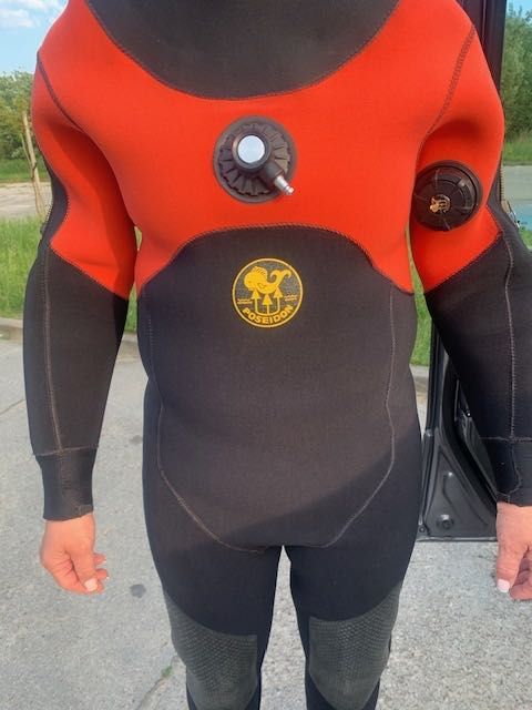 Skafander  suchy damski 154-162 cm POSEIDON VESTA S 7,5mm but 38