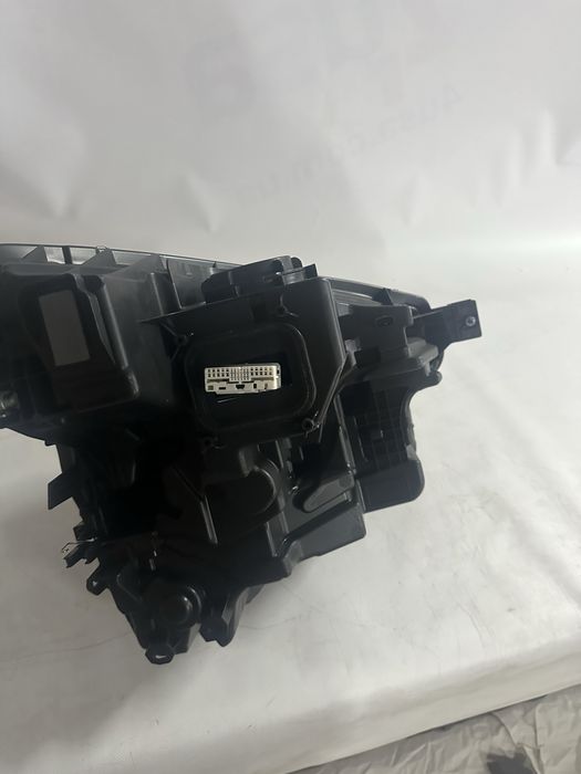 Tesla Y 2025 Juniper фара права ліва