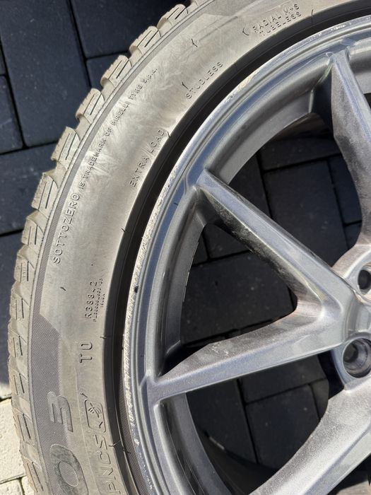 Диски колеса 18 R18 5 114,3 235 45 Pirelli зима  Тесла Tesla модель Model 3
