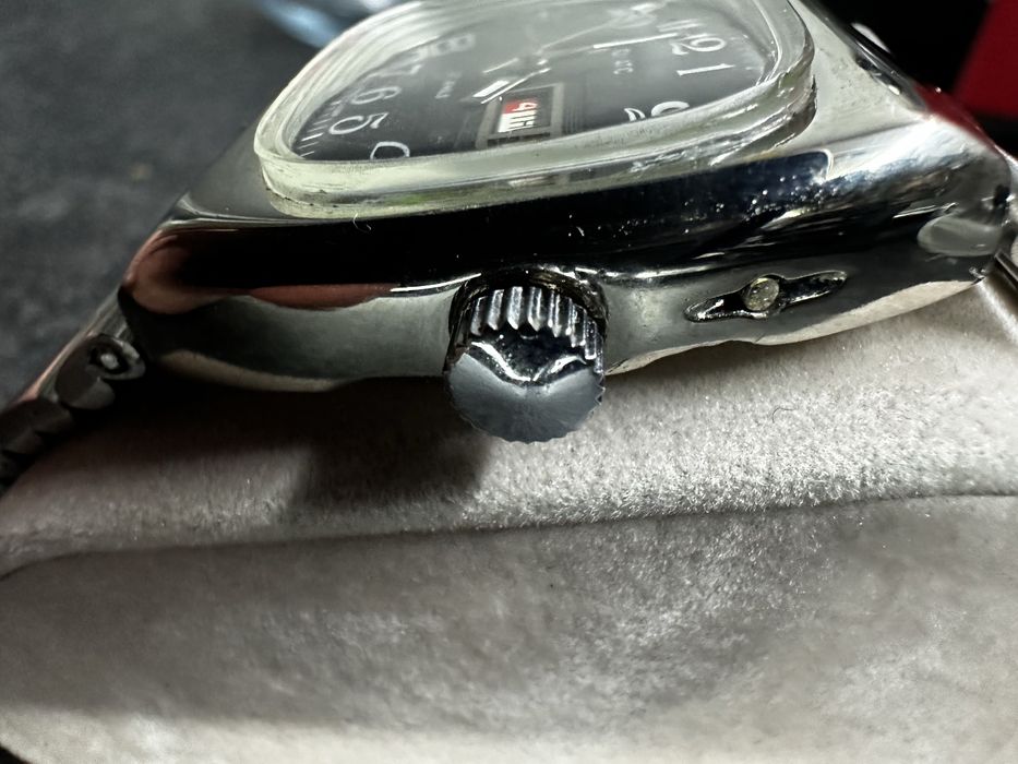 Продам наручные часы Слава танк телевизор как новые не ракета полет