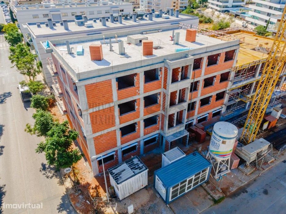 Apartamento T3, 2 lug. parqueamento e terraço em Portimão