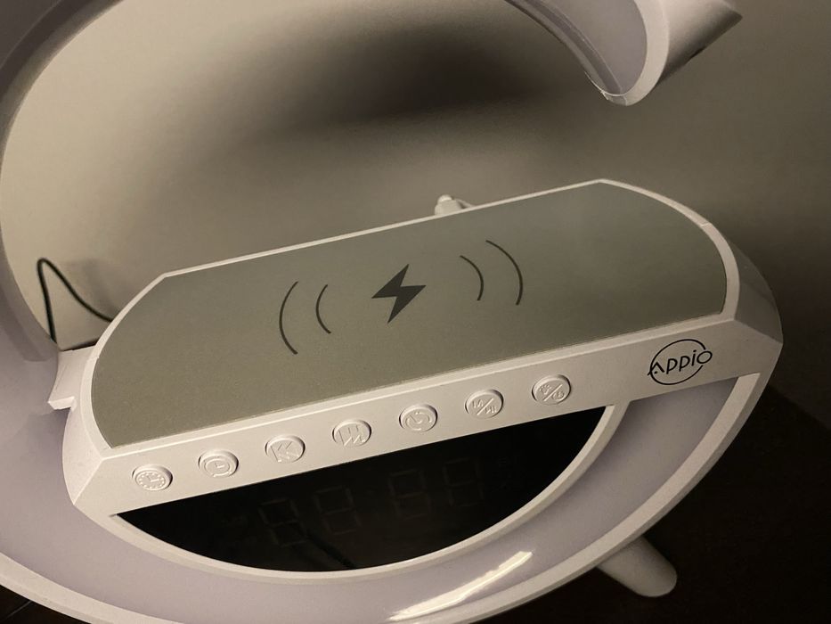 Ładowarka bezprzewodowa z głośnikiem Bluetooth i lampką LED