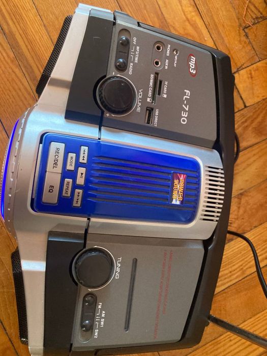 Бумбокс для бумбокс Fullsheng FL-730 в робочому стані без нюансів