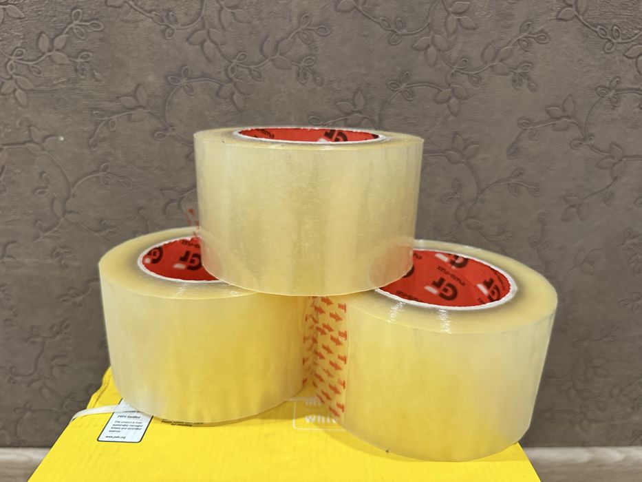 Скоч . Ціна за 1 шт 30 . Ромір 66*150м*40мкм