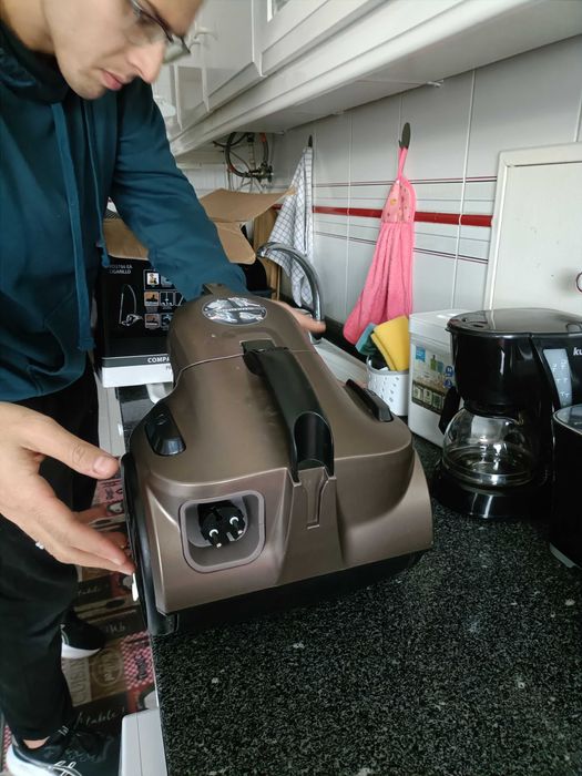 Aspirador com pouco uso