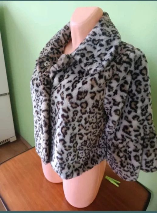 Elegancka firmowa narzutka glamour