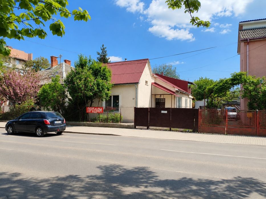 Топ локація в Ужгороді  під комерцію - початок в. Загорської