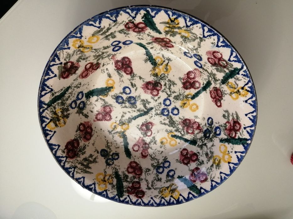 Saladeira em faiança