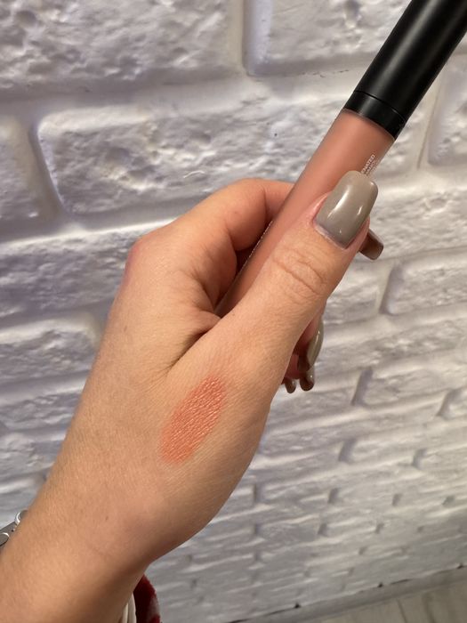 Revuele Supreme Matte матова помада - крем