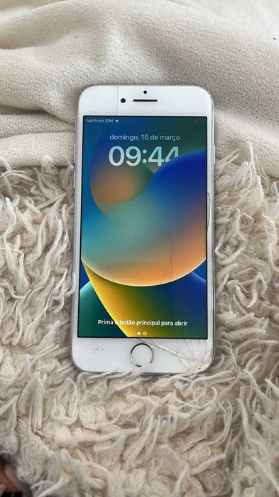 iPhone 8 prateado