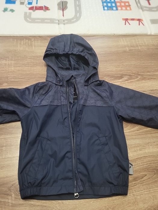 Курточка вітровка