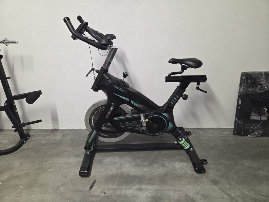 Bicicleta Spinning Cecotec UltraFlex 25 – Volante 25kg (Sistema Dinâmico)