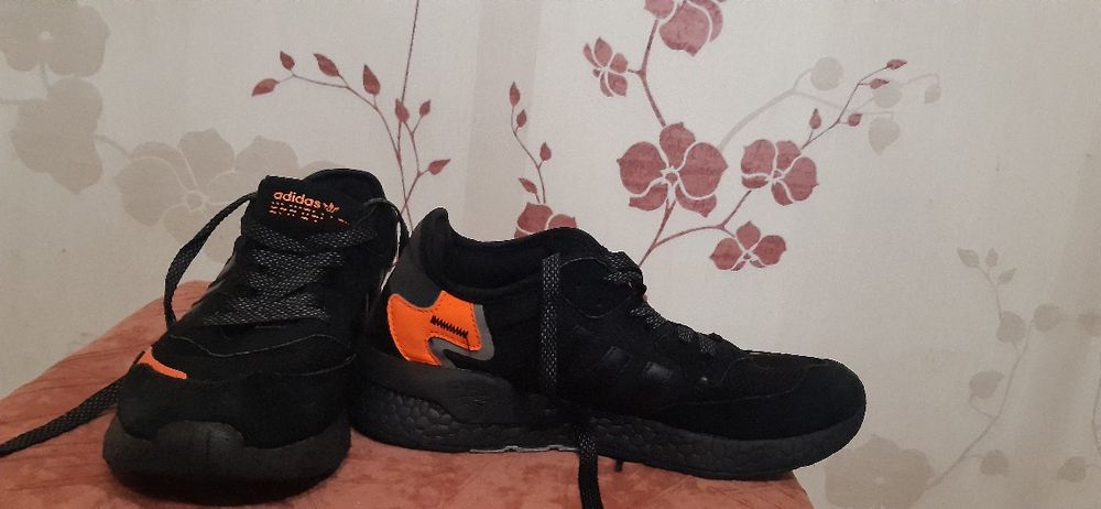 Кросівки на хлопчика.