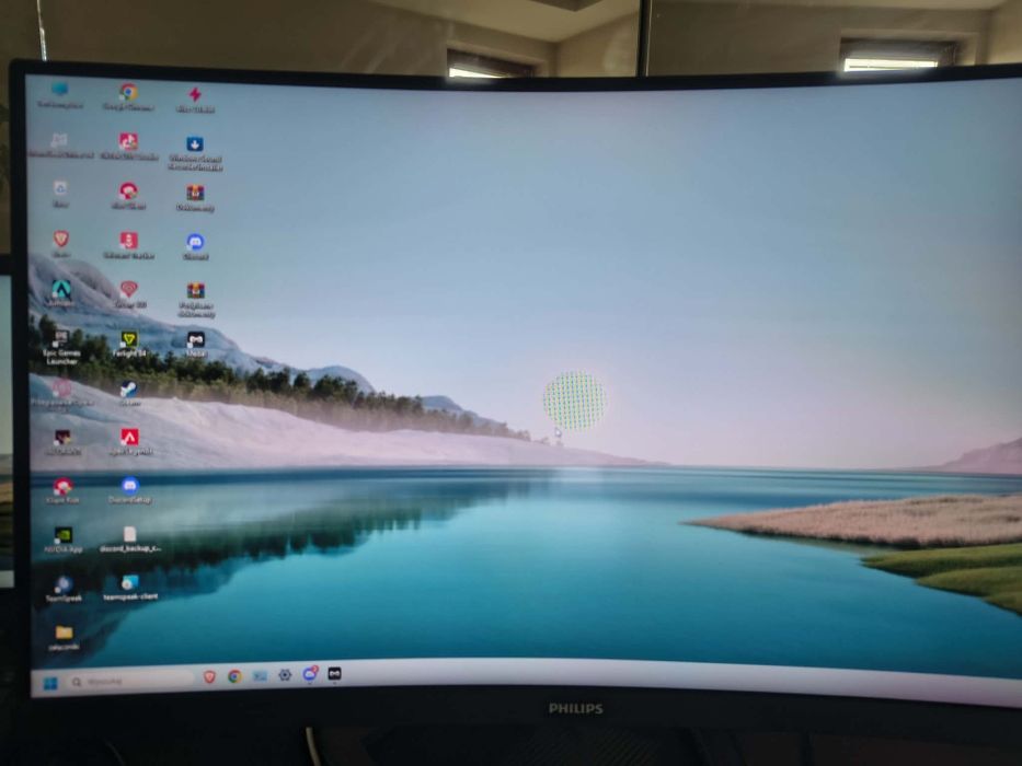 Philips Evnia 27” 240Hz Curved – stan idealny, komplet