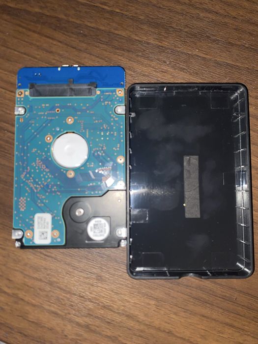 Продаю либо внешний карман 2.5 либо Hdd 2.5