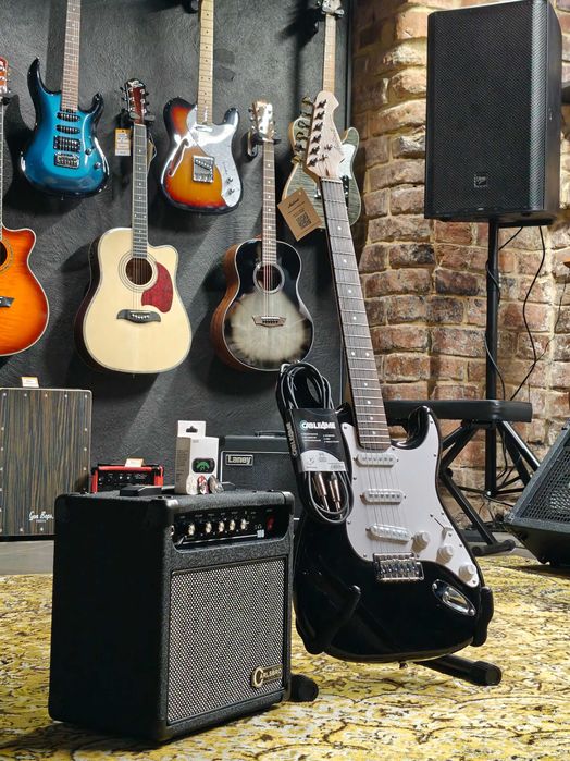 Zestaw Gitara Elektryczna Aria STG-003 BK + Carlsbro Kickstart 10B