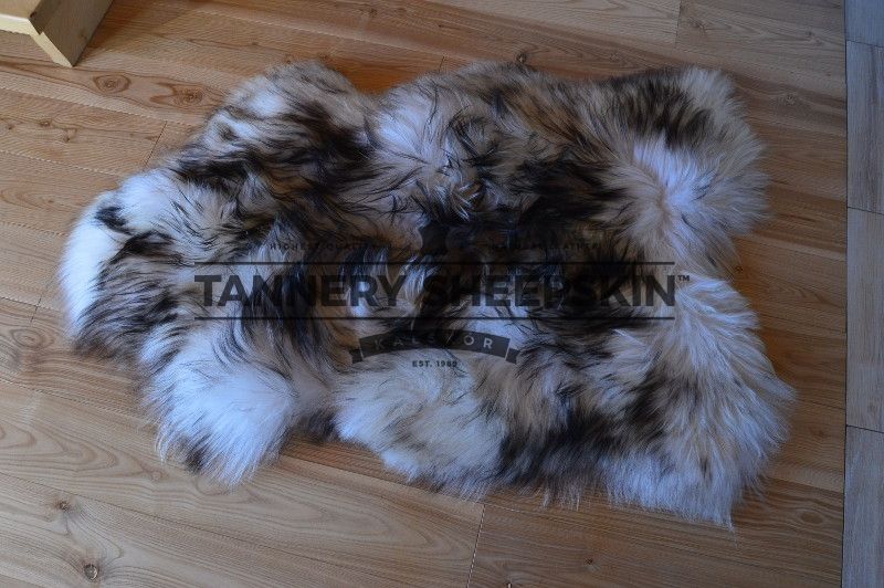 Skóra Owcza Island Muflon Czarny 111-130cm Dywanik Biało - Czarna