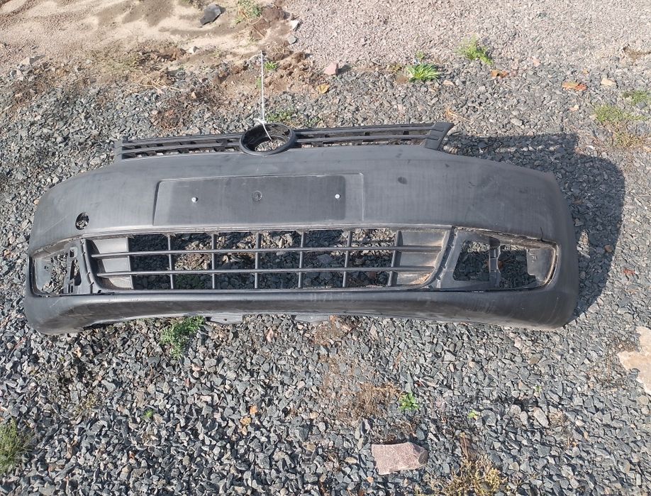 Продам передній бампер Vw Caddy 3 Дорестайл