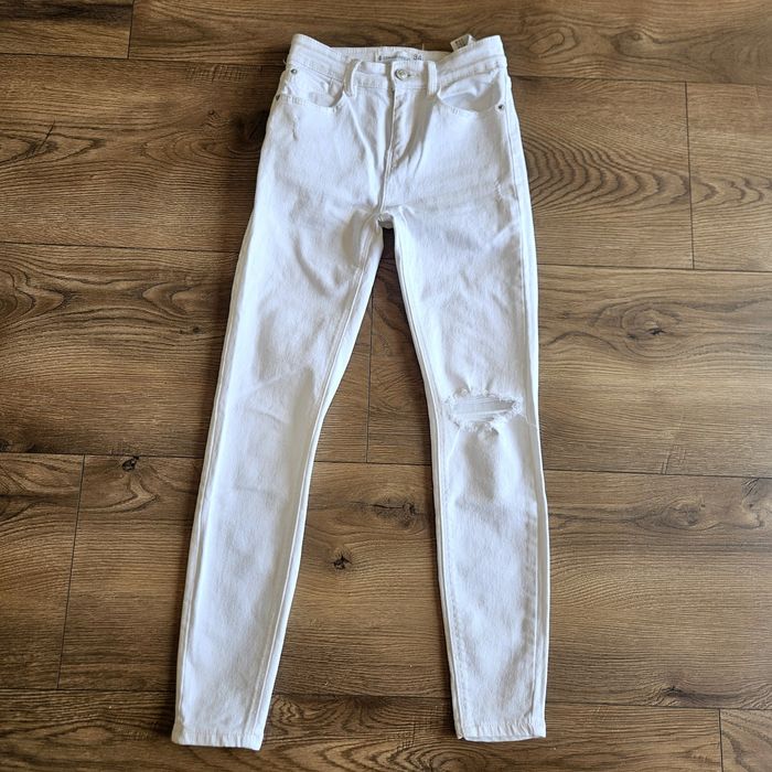 Jeansy biake Strativarius