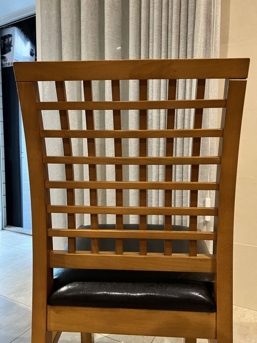 Conjunto mesa e 6 cadeiras