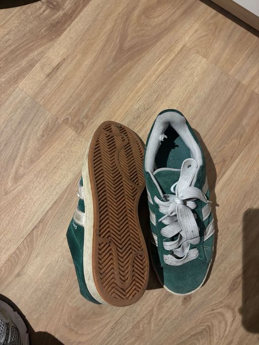 Tênis Adidas verde tamanho 40