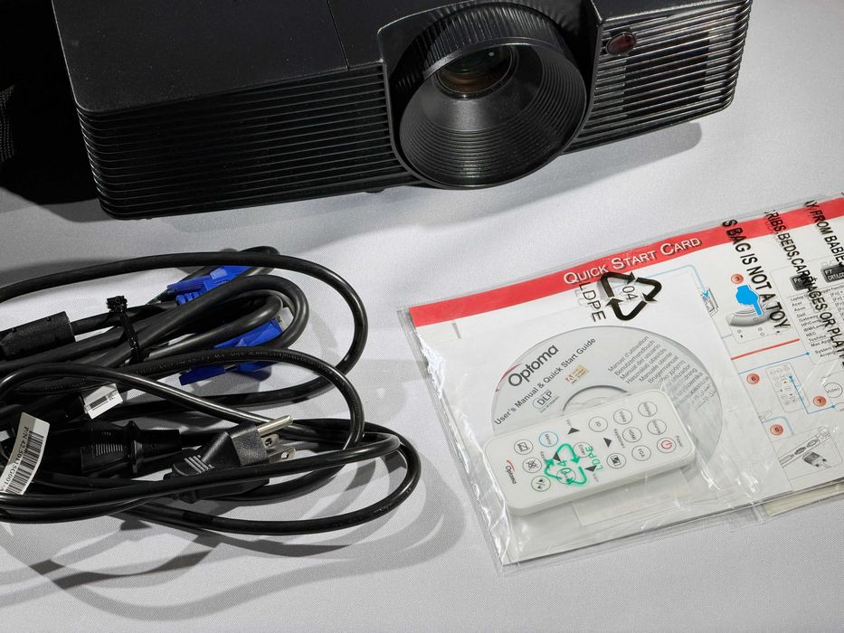 Проєктор Optoma S311 HDMI 3200 ANSI люмен для школи офісу дачі футболу мультфільмів презентацій + сумка