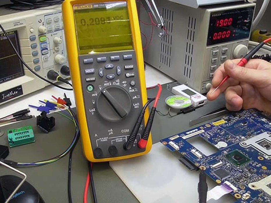 Ремонт сбірка комп'ютерів ноутбуків роутерів Windows Майстер Чернігів