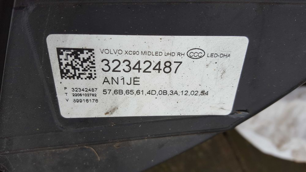 volvo xc90 II  mid led prawa