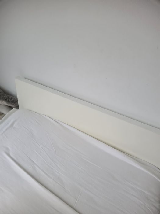 Łóżko z pojemnikiem