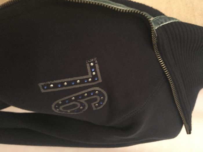 Blusão / Casaco da marca Bershka com brilhantes nas Costas