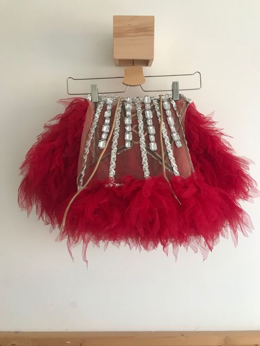 Vestido tule e brilhantes novo