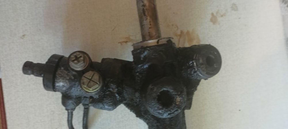 Рульова рейка Suzuki Grand Vitara 65J5 KYB