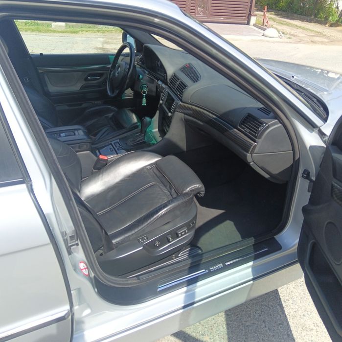 BMW series 7 e38