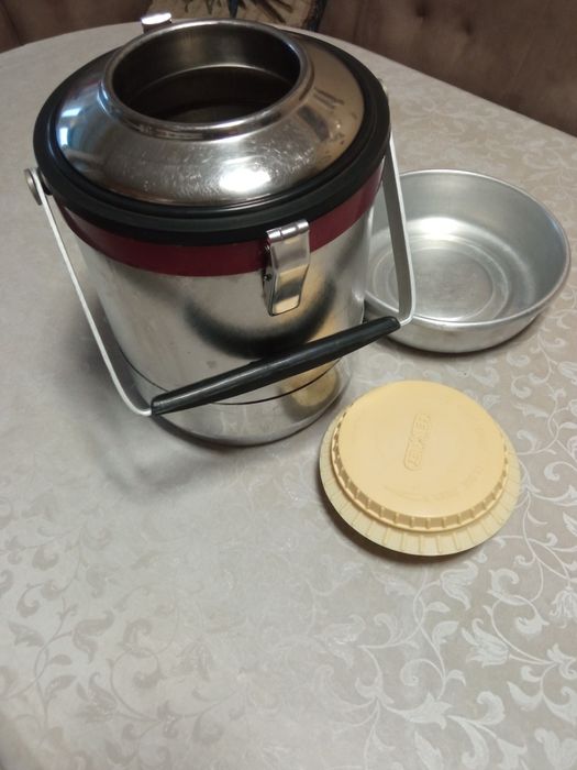 Термос  для їжі .