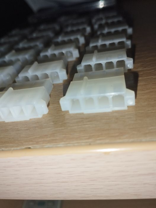 Разъем питания Molex