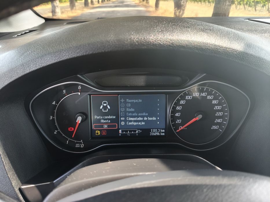 Ford S-Max — fotografia 10
