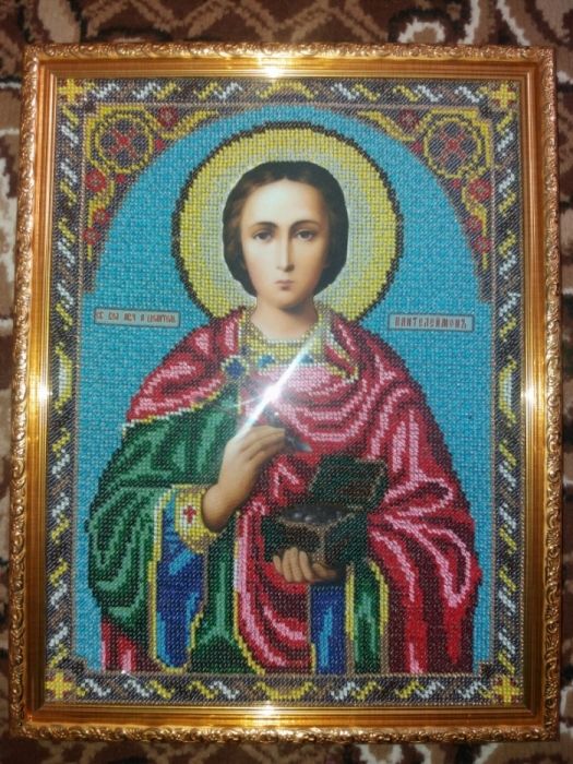 Картина из чешского бисера, в рамке со стеклом (св.Пантелеймон)
