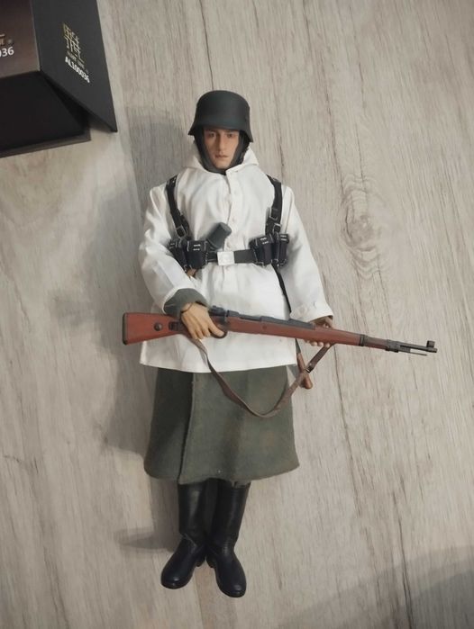 Figurka Alert Line 1:6 żołnierz Wehrmachtu