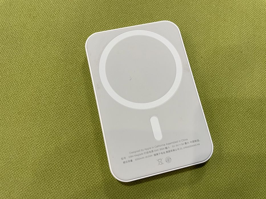 УМБ Аpple MagSafe Battery Pack White